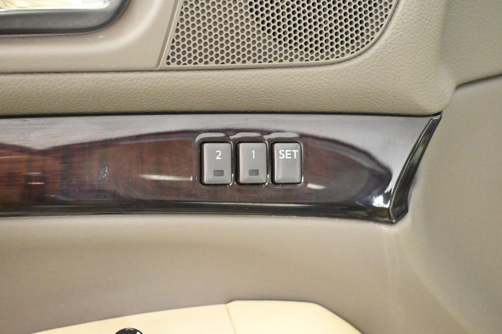 2011 INFINITI G37 X 28