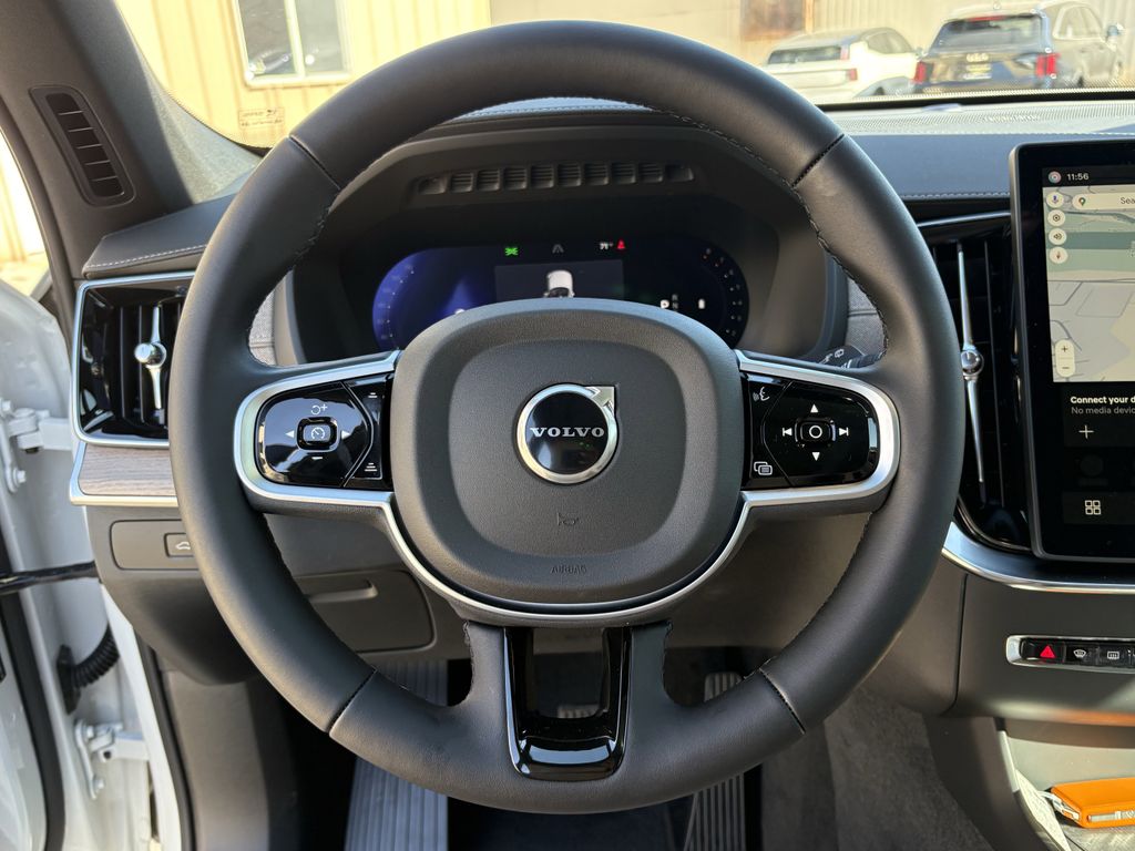 New 2026 Crystal White Volvo B6 Plus 7-Seater image 15