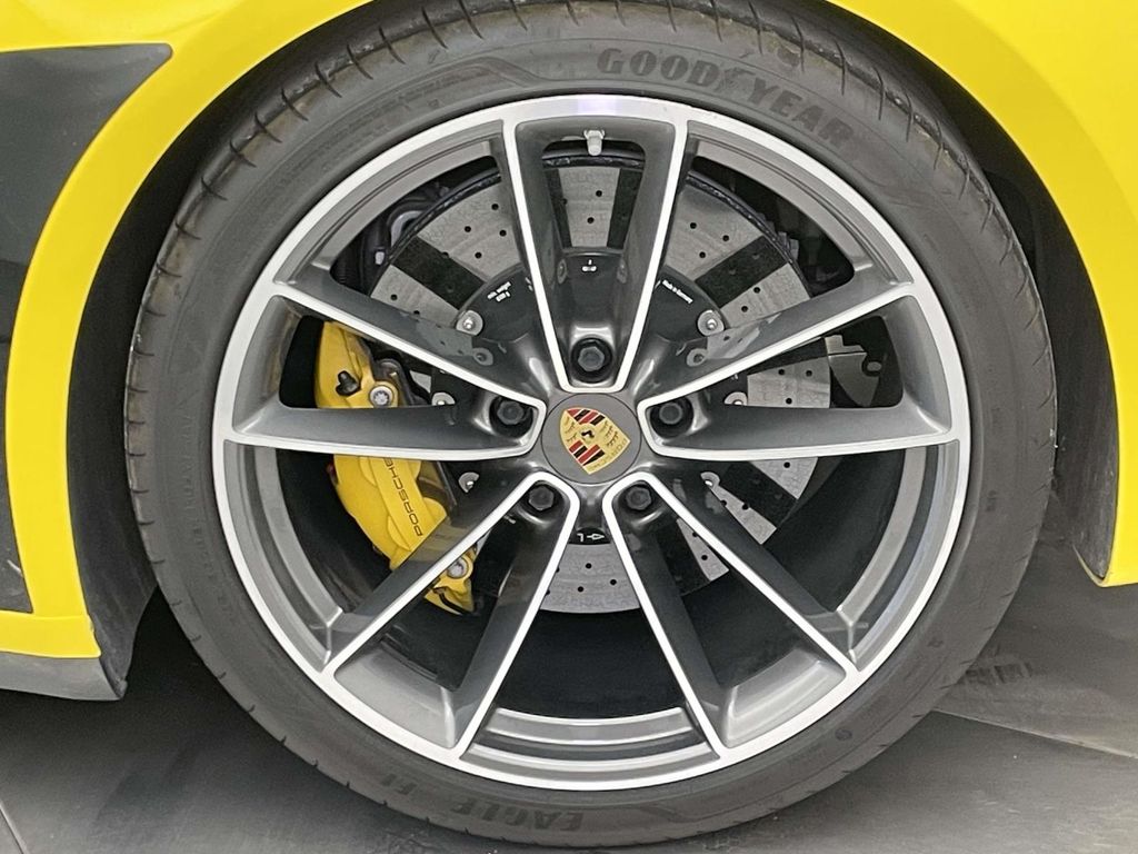 2020 Porsche 911 Carrera S - 11