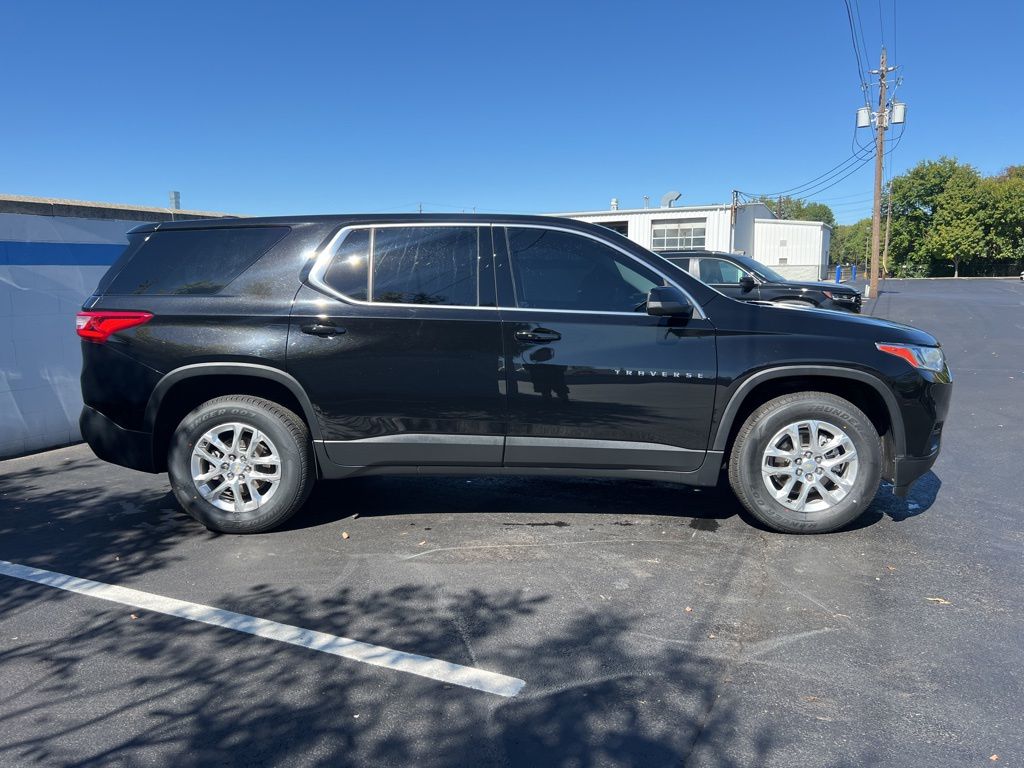 Thumbnail: 2021 Chevrolet Traverse - 6