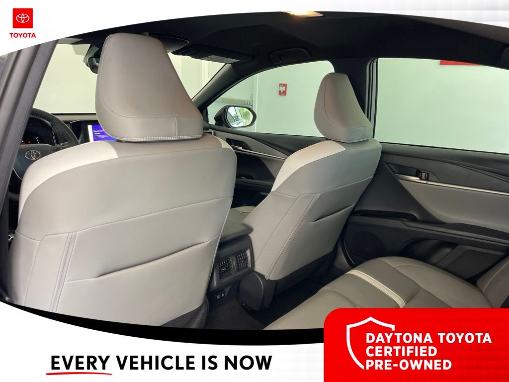 2025 Toyota Camry SE - Photo 27