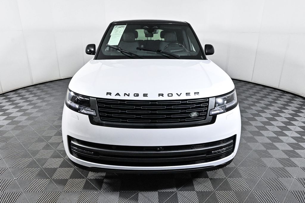 2024 Land Rover Range Rover SE 2