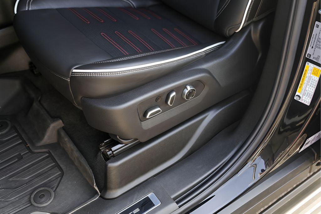 Used Car 2025 Gmc Yukon  At4 Ultimate For Sale Under $110,000 In Austin, Texas