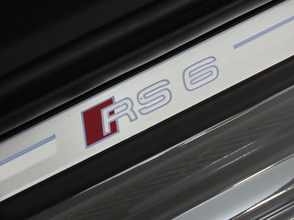 2024 Audi RS 6 4.2 33