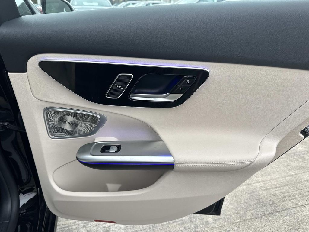 Thumbnail: 2025 Mercedes-Benz C-Class - 24