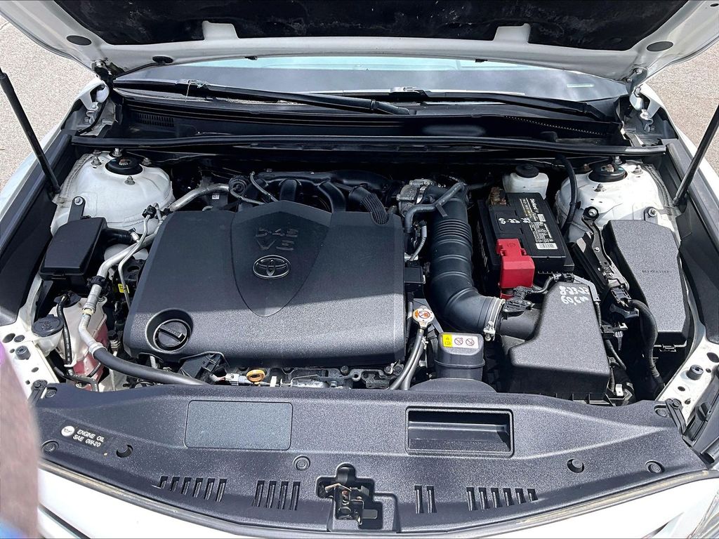 2018 Toyota Camry — photo 30