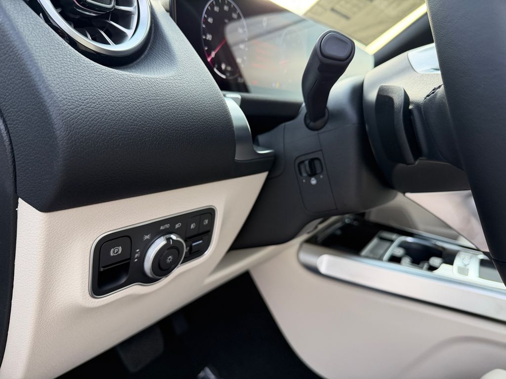new 2026 Mercedes-Benz GLB car