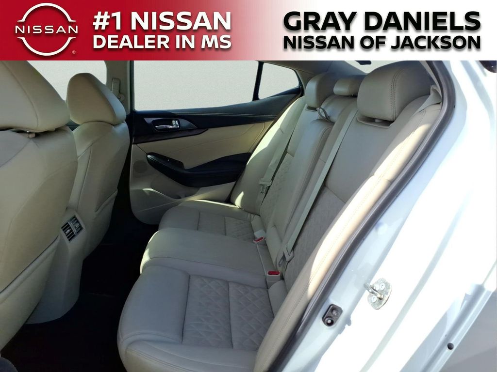 Used 2017 Nissan Maxima Sedan