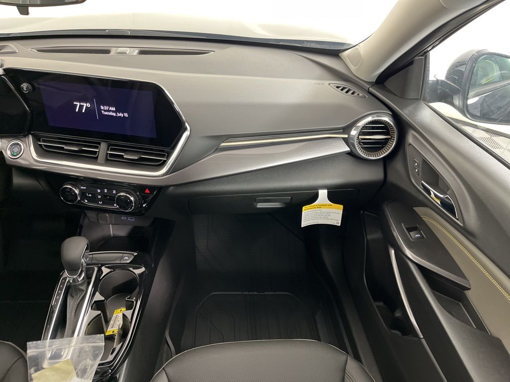 Thumbnail: 2025 Chevrolet Trax - 13