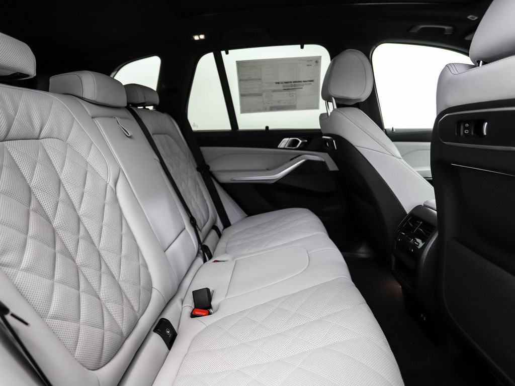 Thumbnail: 2026 BMW X5 - 27