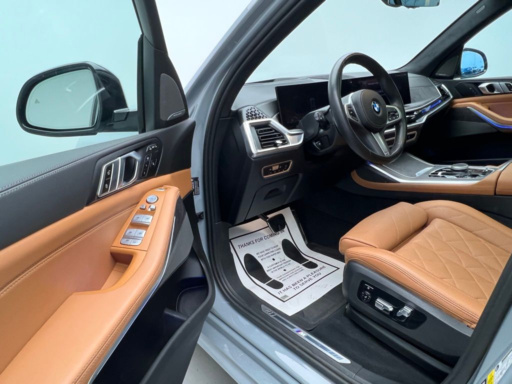 Thumbnail: 2023 BMW X7 - 22