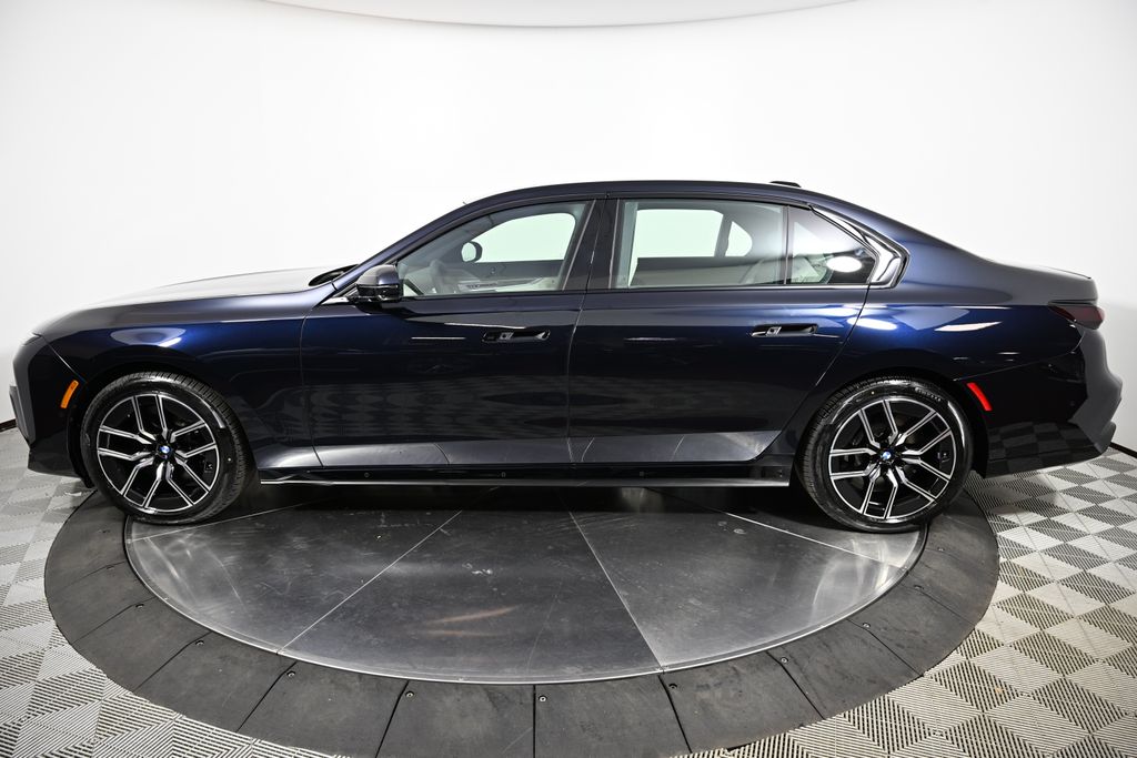 Thumbnail: 2026 BMW 7 Series - 2