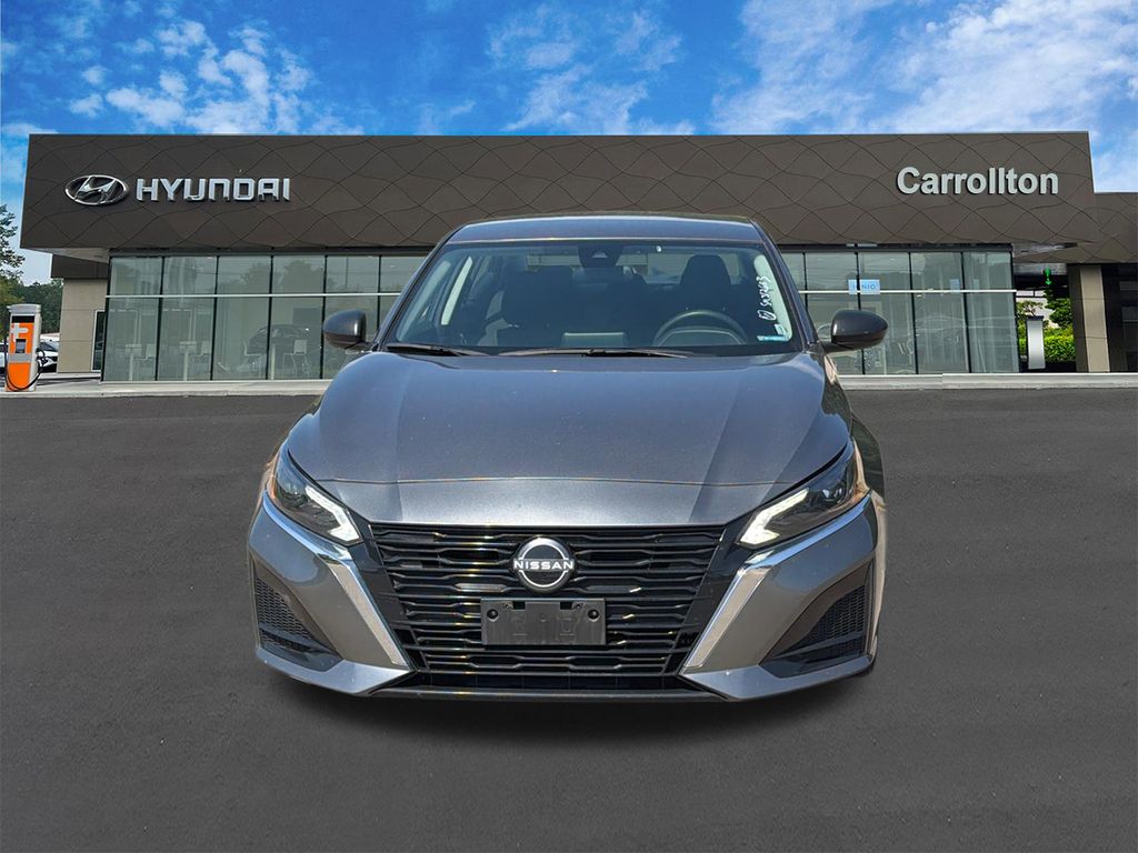 Used 2025 Gray Nissan 2.5 SV image 2