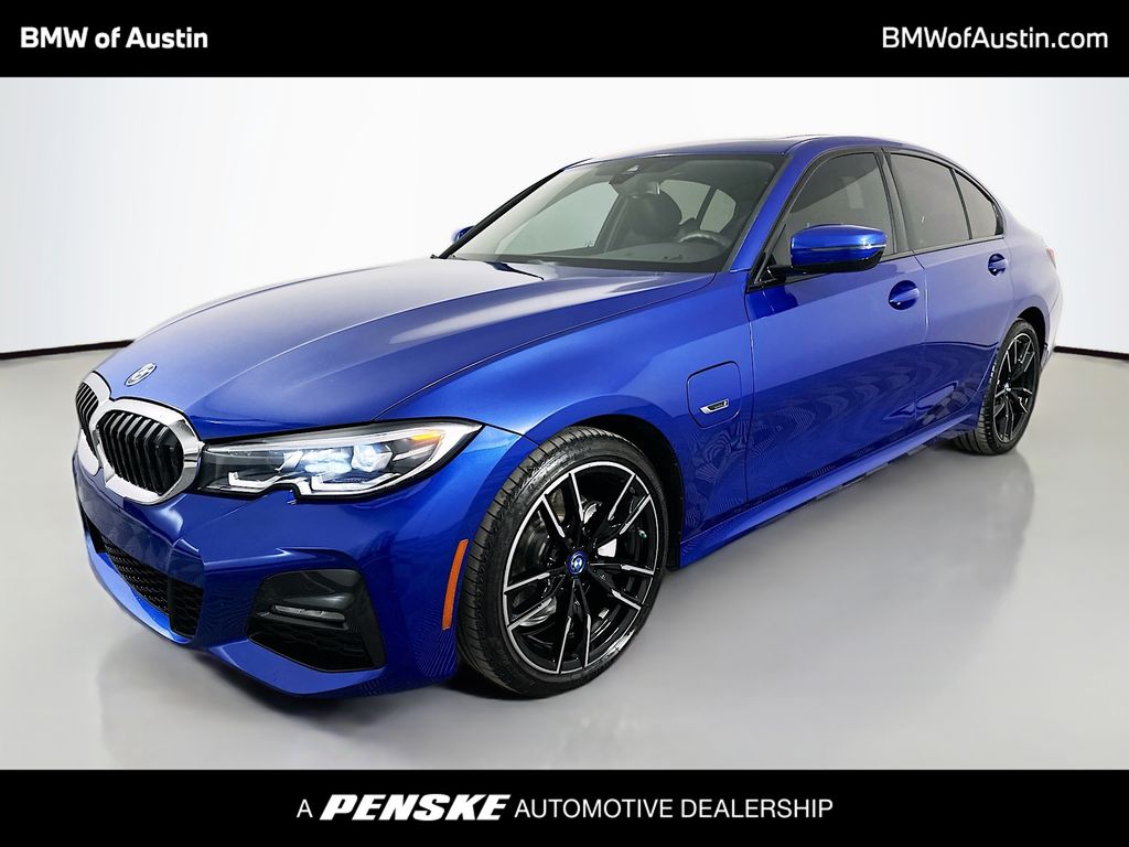 Thumbnail: 2022 BMW 3 Series - 1