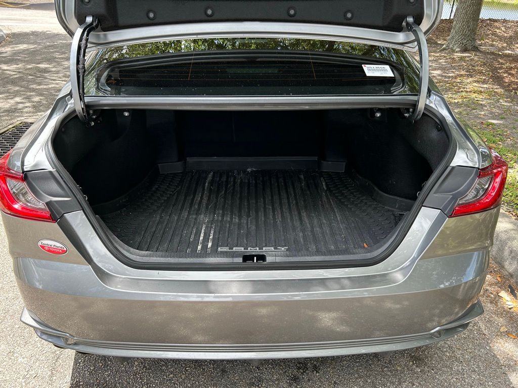 2025 Toyota Camry XSE 10