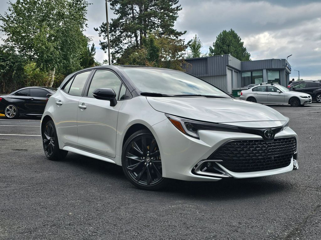  2025 Toyota Corolla Hatchback XSE FWD   