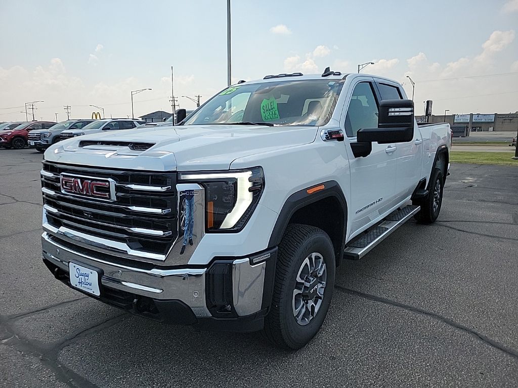 Summit White 2025 GMC Sierra 2500HD Pickup Truck Four-Wheel Drive Automatic