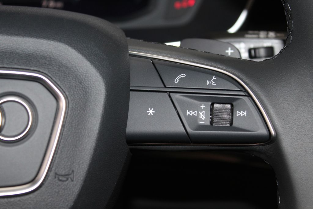 Thumbnail: 2025 Audi Q3 - 25