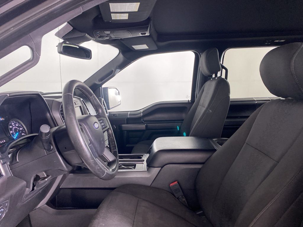 Used 2019 Black Ford XLT image 27
