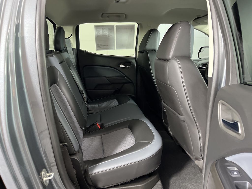 Thumbnail: 2022 Chevrolet Colorado - 8