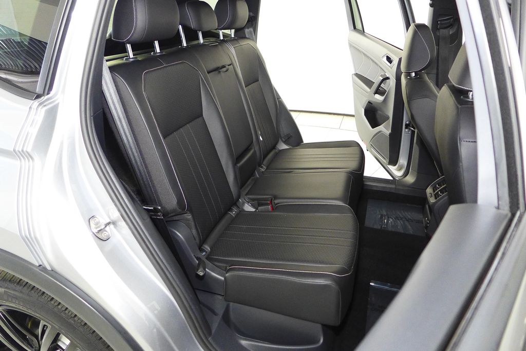 Thumbnail: 2022 Volkswagen Tiguan - 20