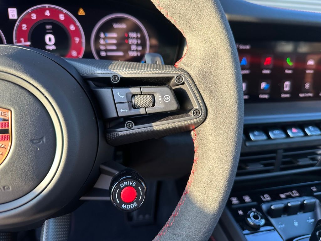 Thumbnail: 2025 Porsche 911 - 16