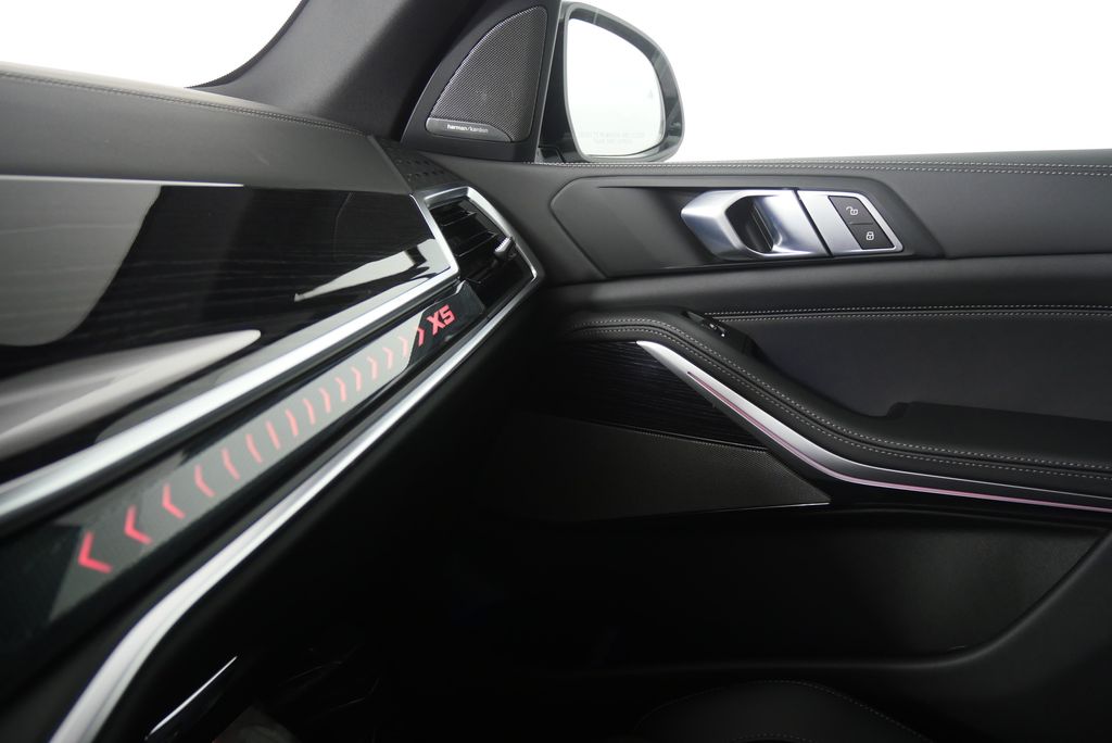 Thumbnail: 2026 BMW X5 - 25