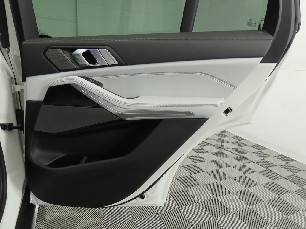 Thumbnail: 2026 BMW X5 - 26