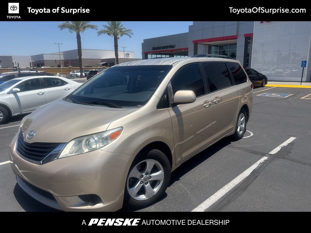 2014 Toyota Sienna LE -
                  Surprise, AZ