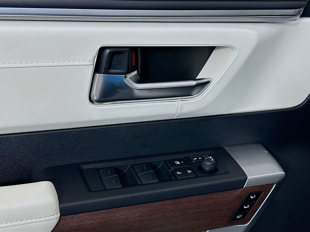 Thumbnail: 2023 Toyota Sequoia - 18