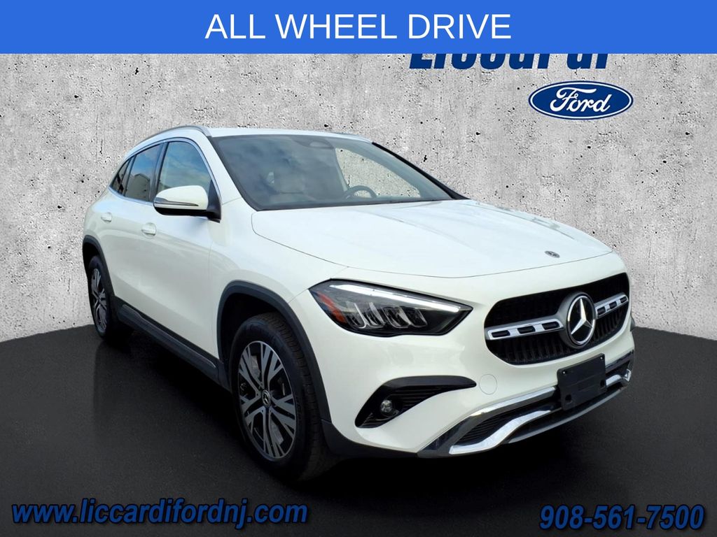 White 2025 Mercedes-Benz GLA SUV / Crossover All-Wheel Drive 8-Speed Dual Clutch
