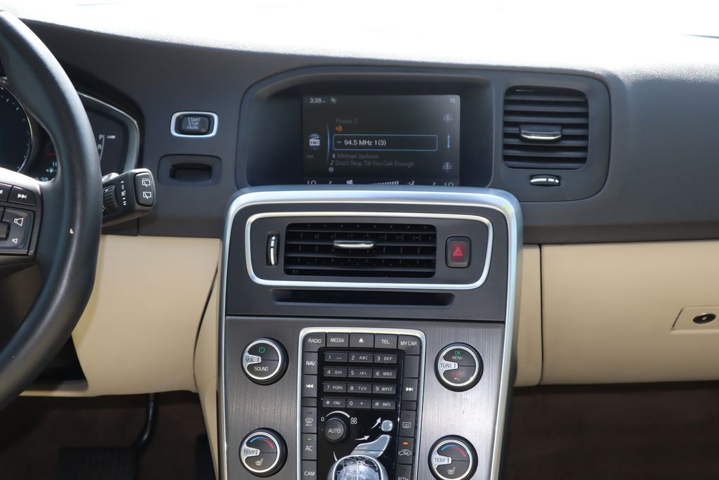 2015 Volvo V60 T5 14