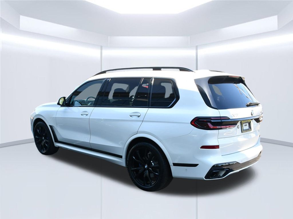 Thumbnail: 2025 BMW X7 - 3