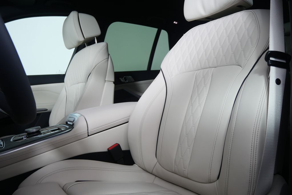 Thumbnail: 2026 BMW X5 - 10