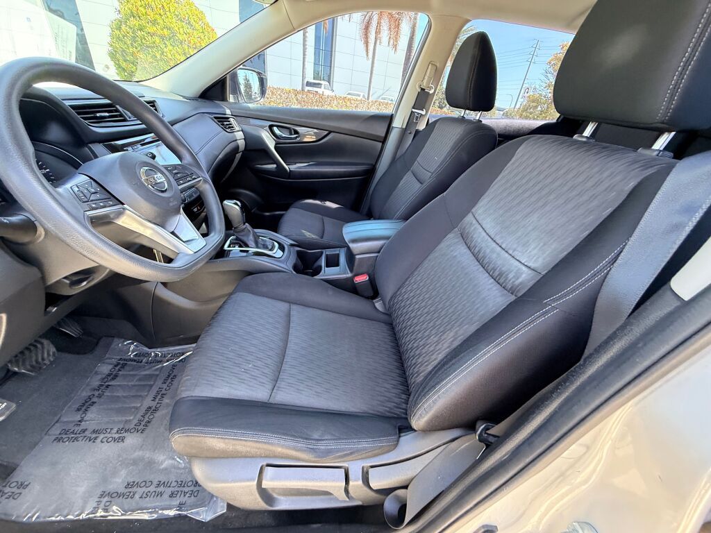 Thumbnail: 2017 Nissan Rogue - 5