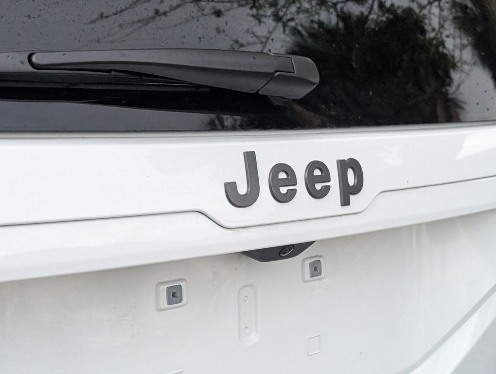 new 2026 Jeep Cherokee car, priced at $39,505
