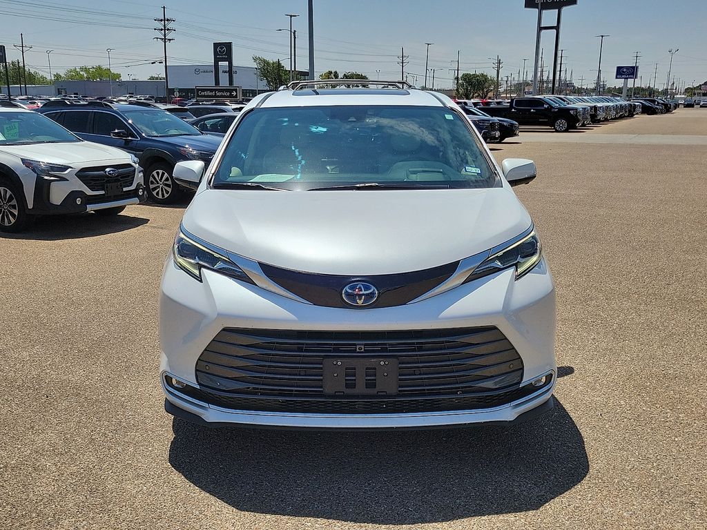 2025 Toyota Sienna Platinum - 2