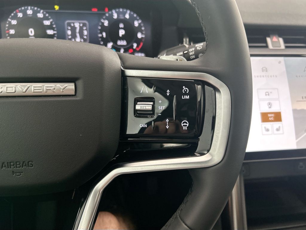 Thumbnail: 2025 Land Rover Discovery Sport - 12