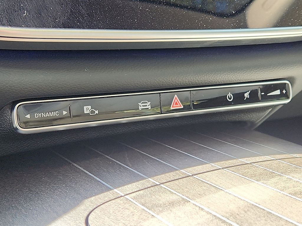 Thumbnail: 2025 Mercedes-Benz E-Class - 15