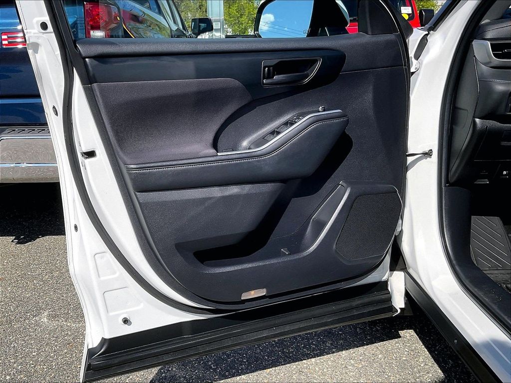 2021 Toyota Highlander — photo 9