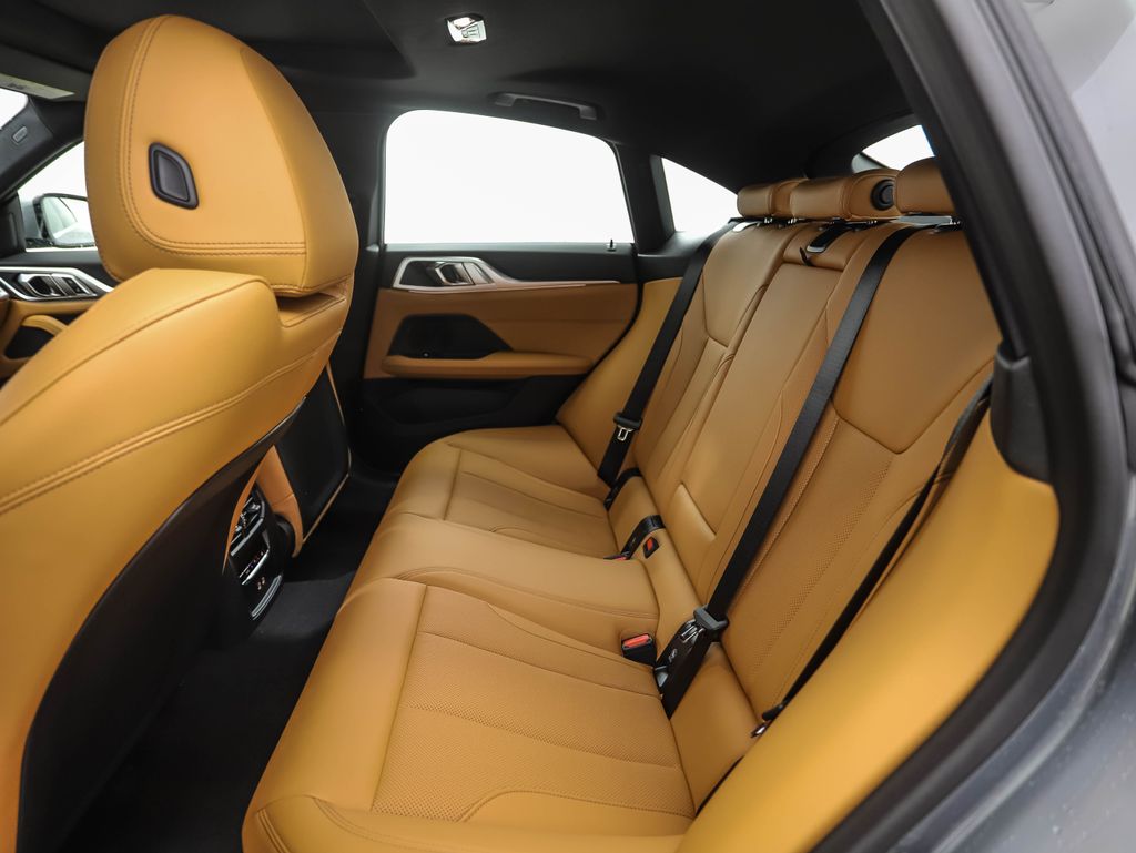 Thumbnail: 2025 BMW 4 Series - 21