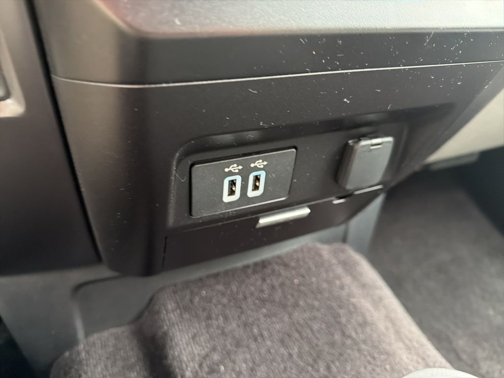 Thumbnail: 2017 Ford F-150 - 30