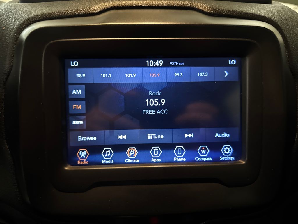 Certified Used 2018 Gray Jeep Latitude image 25