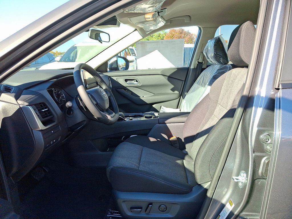 Thumbnail: 2026 Nissan Rogue - 5