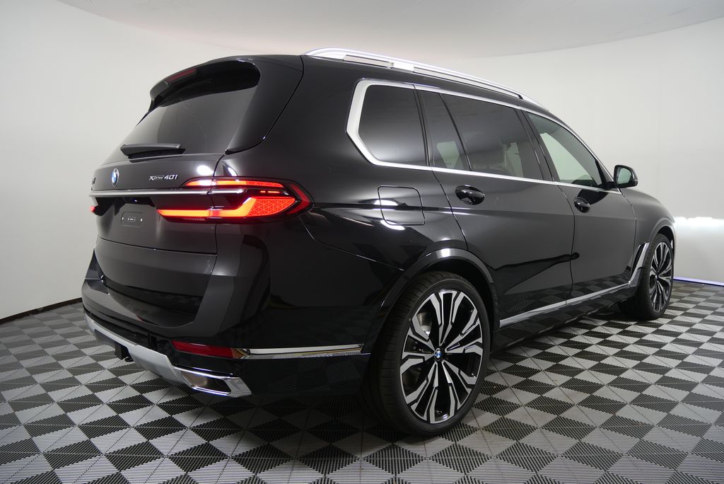 Thumbnail: 2026 BMW X7 - 3