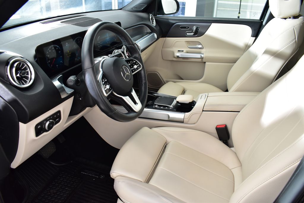 Thumbnail: 2022 Mercedes-Benz GLB - 13
