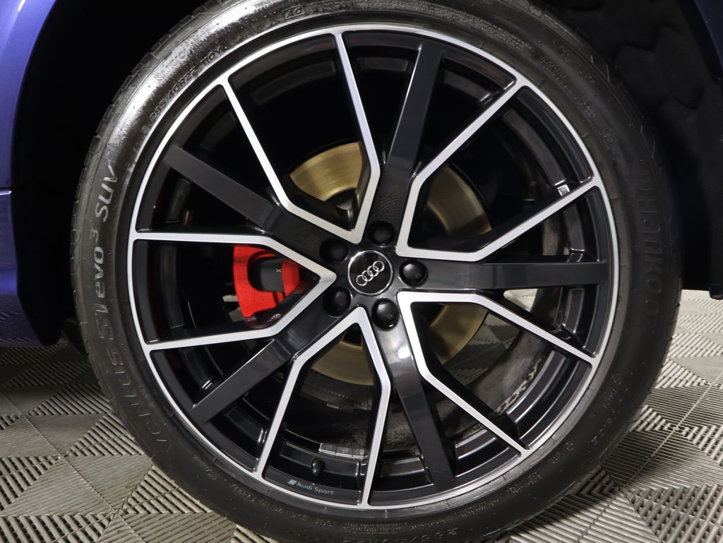 Thumbnail: 2020 Audi Q8 - 32