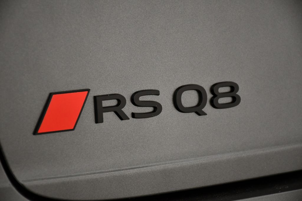 Thumbnail: 2026 Audi RS Q8 - 9