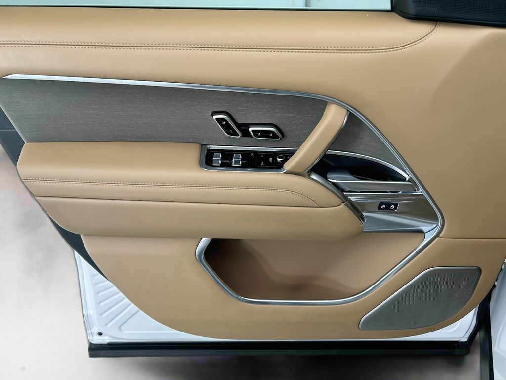 Thumbnail: 2025 Land Rover Range Rover - 23