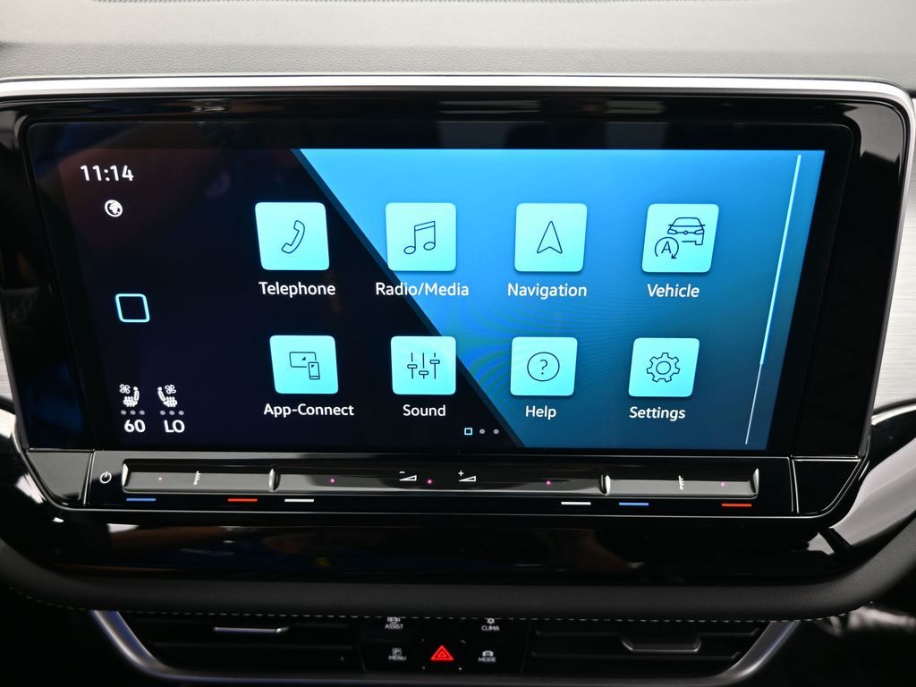 Used 2024 Deep Black Volkswagen 2.0T SE w/Technology image 22